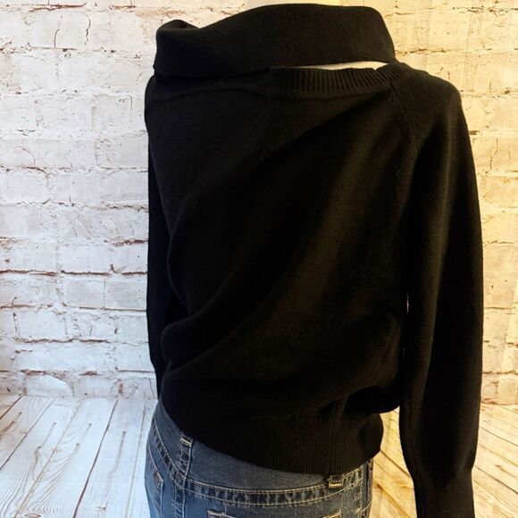 Evereve Isabella cut out sweater - Picture 4 of 7